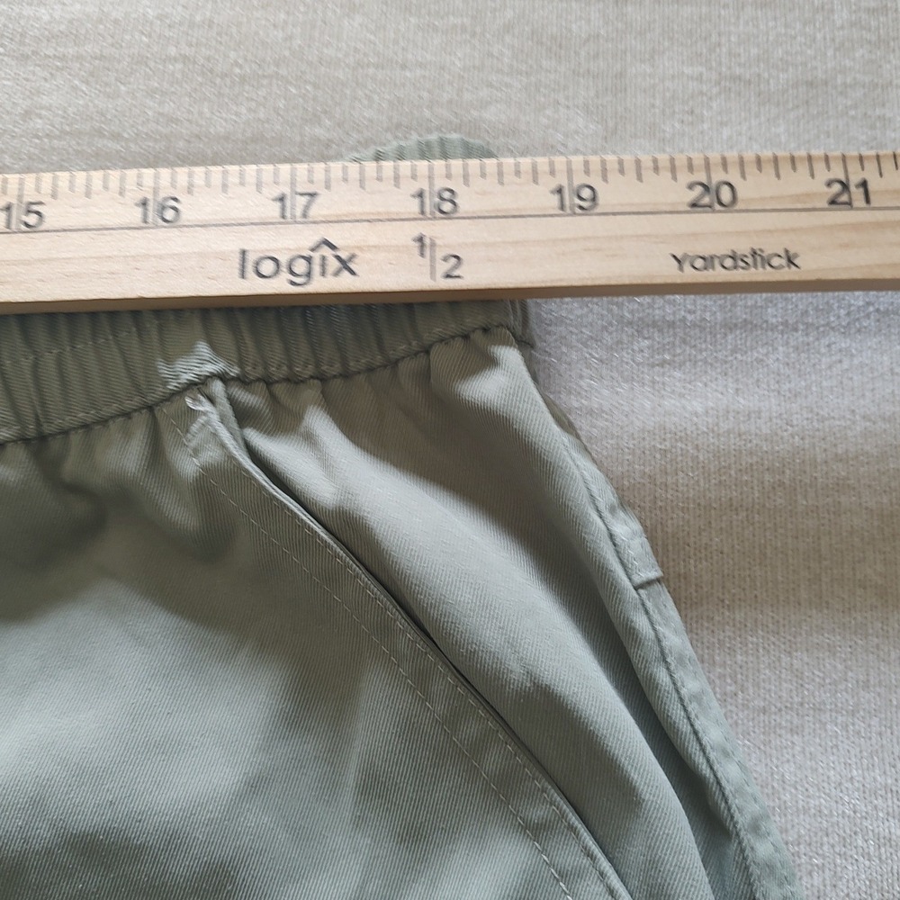 Calvin Klein Performance Men Cargo Shorts Sage Green Size 40 Elastic Waist 8.5in - Picture 3 of 4